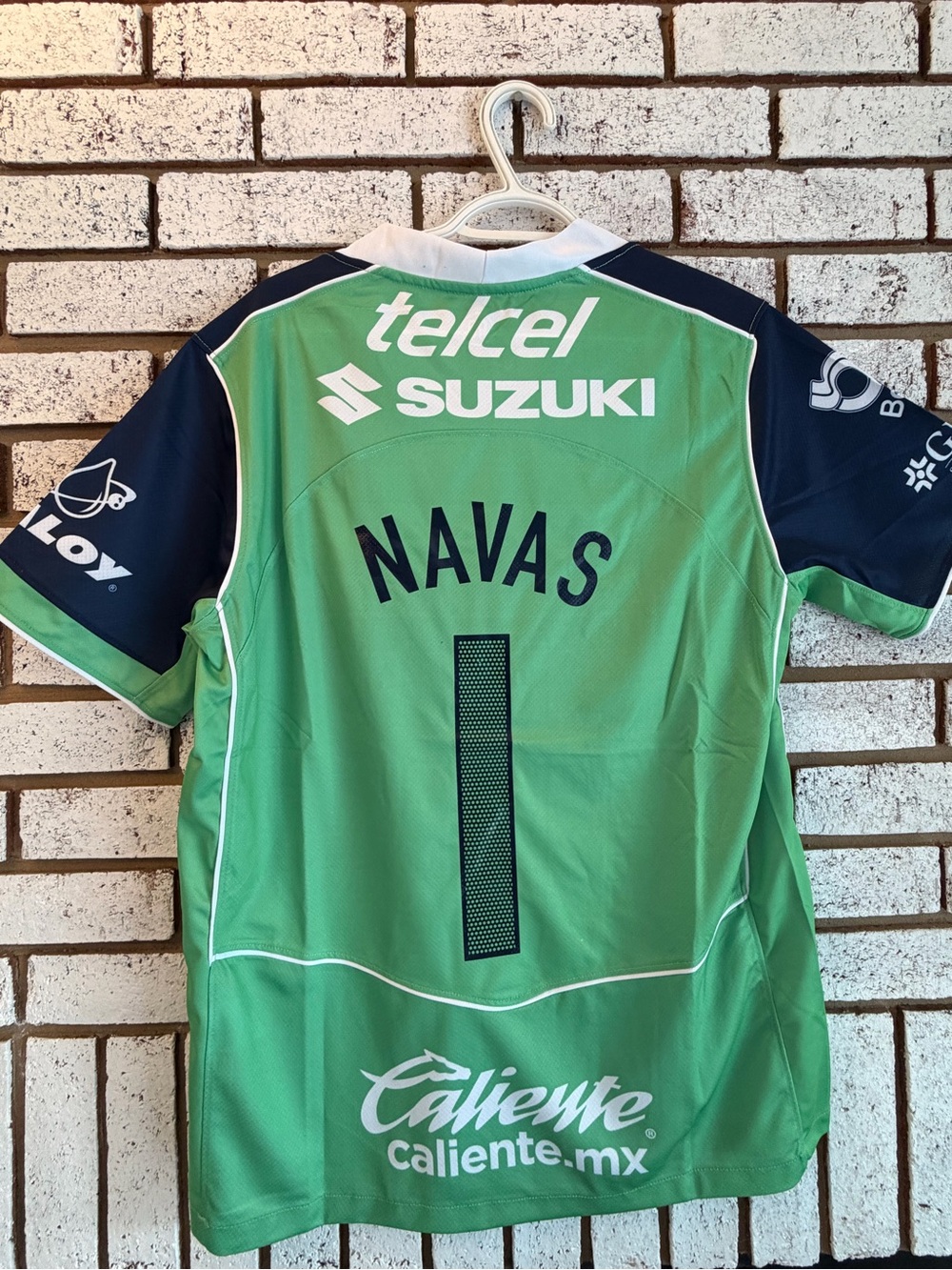Club Pumas Goalkeeper Jersey - Navas #1 in Green & Navy